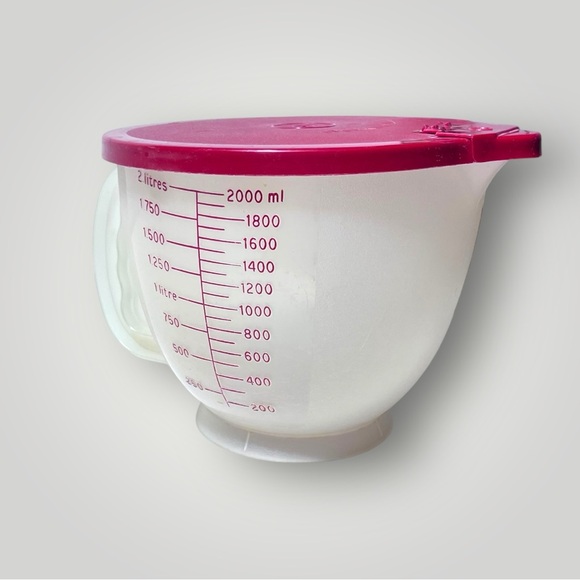 Vintage Tupperware Measuring Cup with Lid - Picture 16 of 16